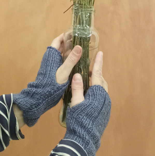 Corso di maglia per principianti: guantini senza dita
