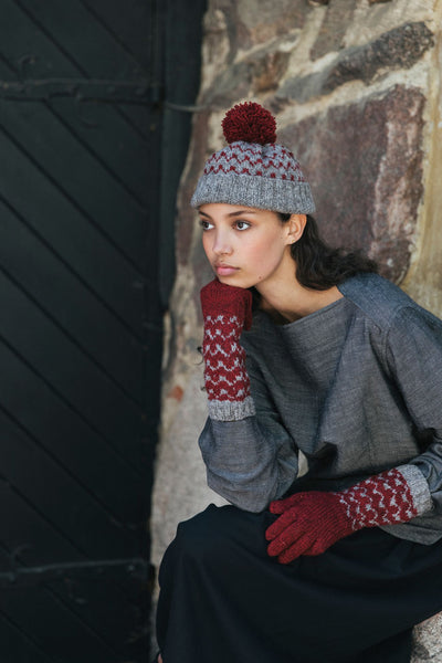 The Knitted Fabric: Colourwork Projects For You And Your Home - Dee Hardwicke